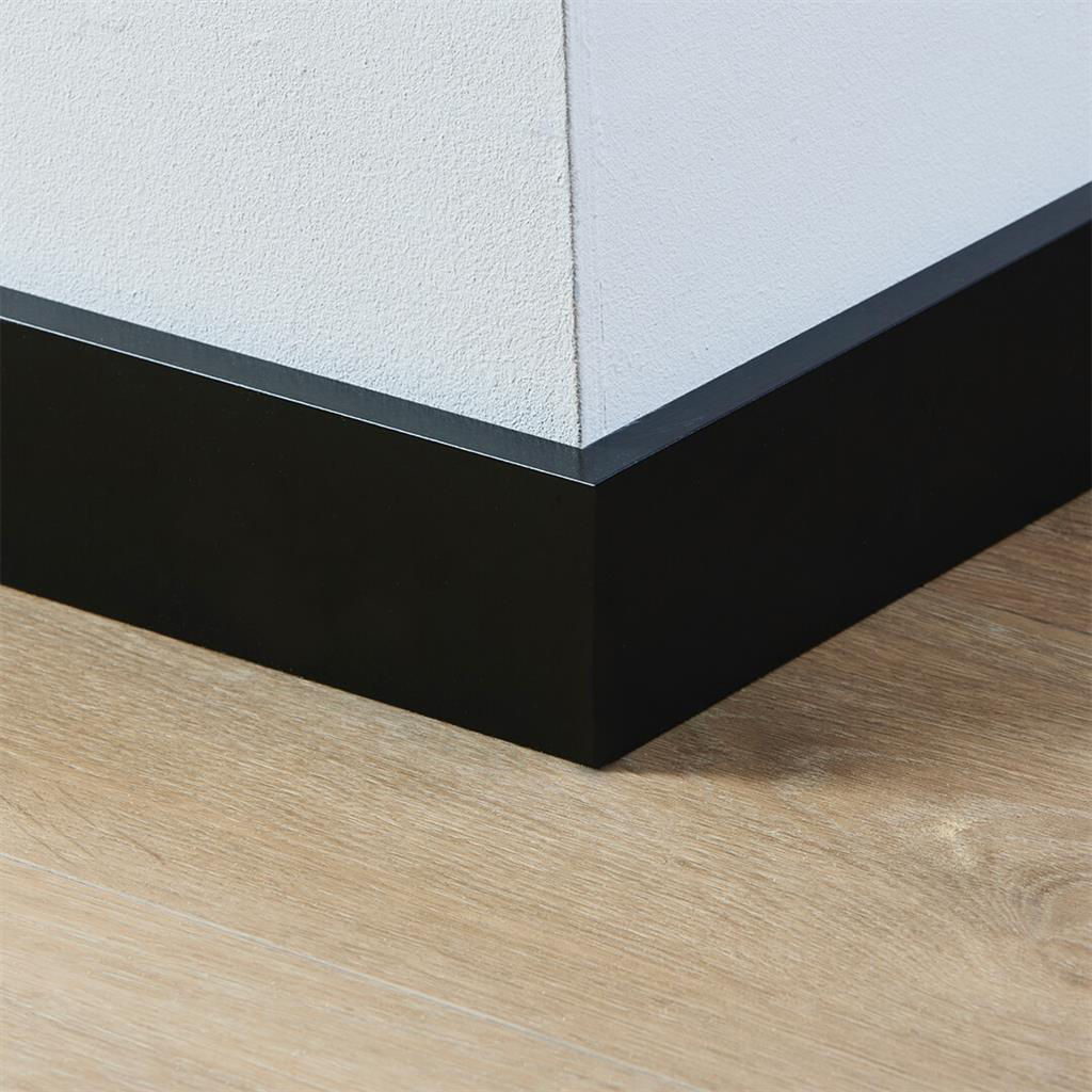 5563072519 - co-pro gelakte plint amsterdam zwart (70x15).webp